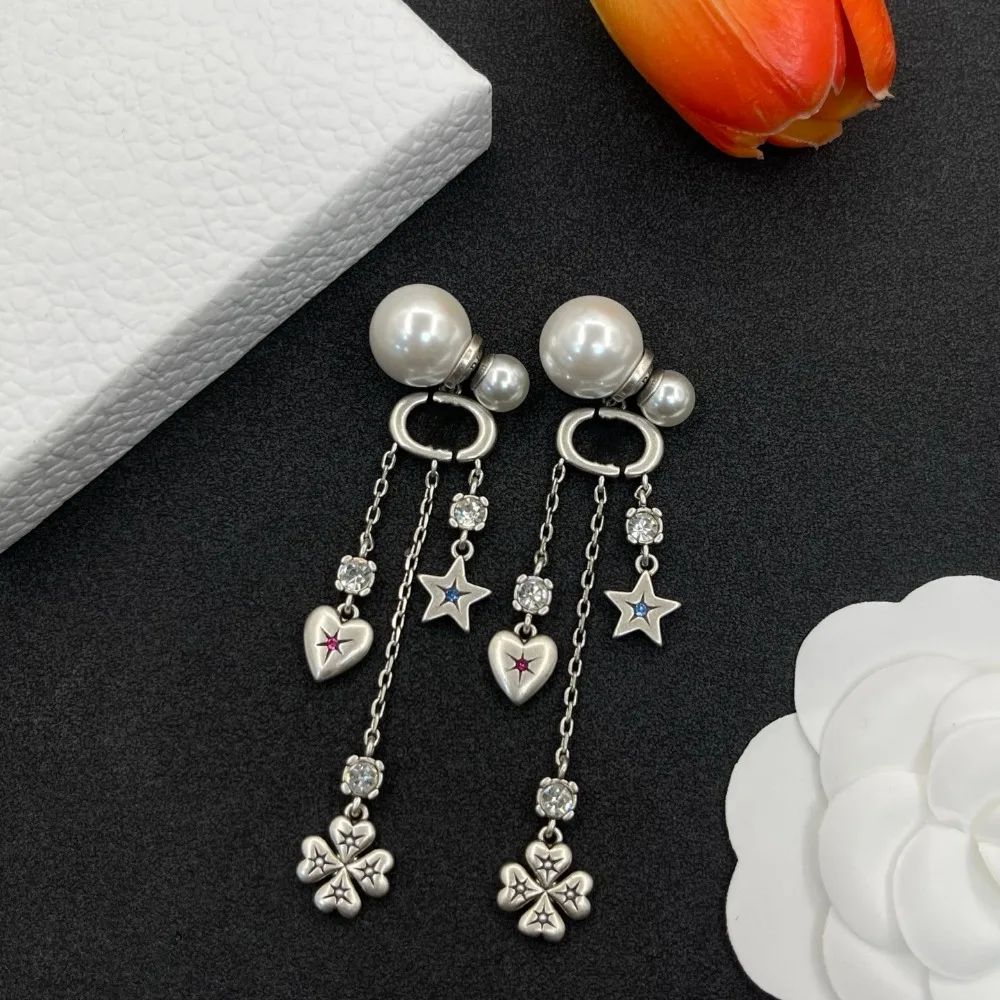 Элегантные круглые серьги-гвоздики для женщин, роскошный текстурный дизайн, идеально подходящий для повседневного и праздничного ношения 
Элегантные круглые серьги-гвоздики для женщин, роскошный текстурный дизайн, идеально подходящий для повседневного и праздничного ношения