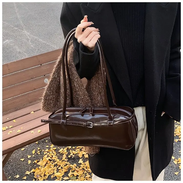 2025 New Winter Shoulder Bag Stylish Underarm Baguette Purse Fashionable Boston Bag for Women Designer Crossbody
2025 New Winter Shoulder Bag Stylish Underarm Baguette Purse Fashionable Boston Bag for Women Designer Crossbody