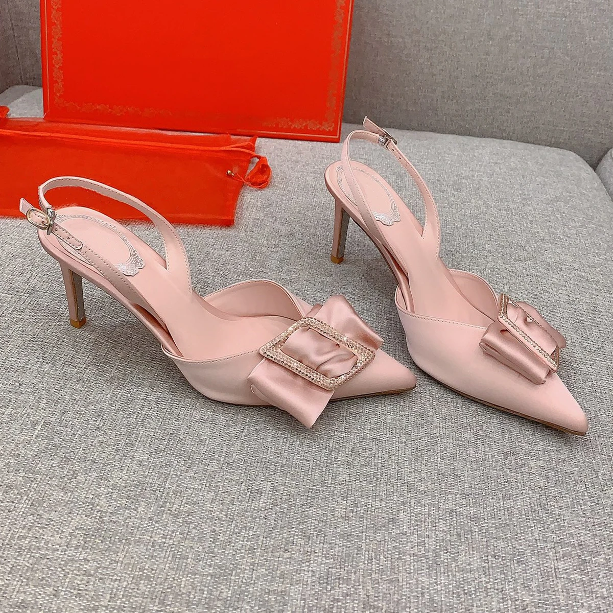 Women Pointed Toe Dress Party Shoes Women Sexy Stiletto Heel Pearl Wedding Shoes Bride Thin High Heels White Pumps
Women Pointed Toe Dress Party Shoes Women Sexy Stiletto Heel Pearl Wedding Shoes Bride Thin High Heels White Pumps