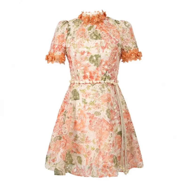 Australia Z Brand 2026 Elegant Lady Embroidered Openwork Floral Stand-Up Collar Puff Sleeve Dress
Australia Z Brand 2026 Elegant Lady Embroidered Openwork Floral Stand-Up Collar Puff Sleeve Dress