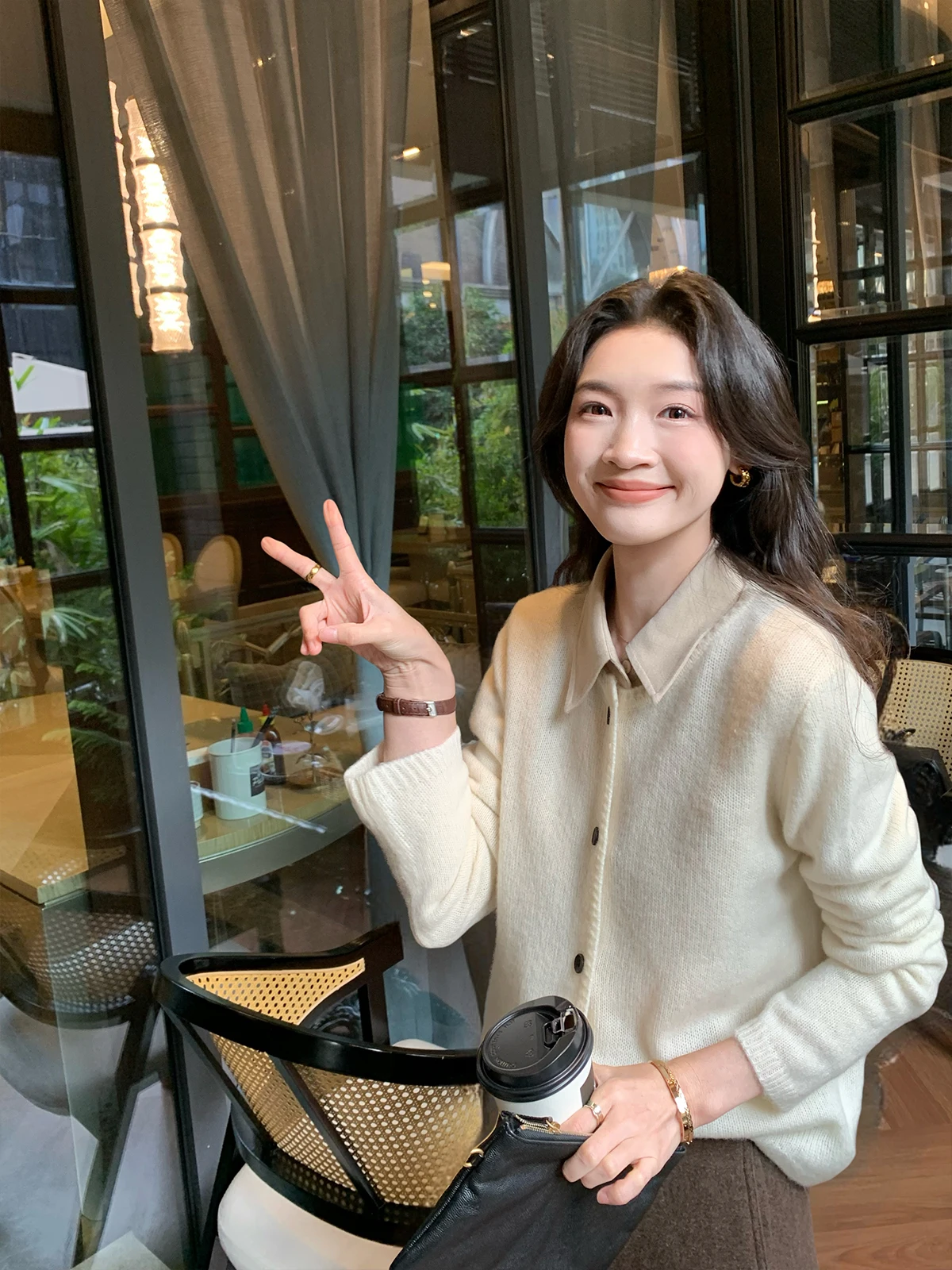 Мягкий шерстяной кардиган с круглым вырезом, вязаный свитер Folelse Sea Salt Moka, свободный крой, теплый, женский, осенне-зимний, модный
Мягкий шерстяной кардиган с круглым вырезом, вязаный свитер Folelse Sea Salt Moka, свободный крой, теплый, женский, осенне-зимний, модный