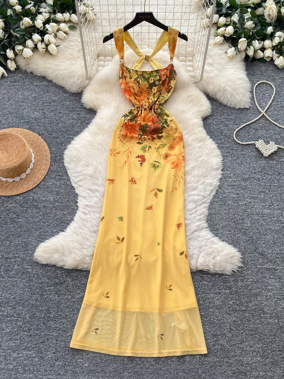 Women's Yellow Floral Sexy Backless Dress Vintage Luxury Long Dress Korean Elegant Sleeveless A-Line Maxi Dress for Women Summer
Women's Yellow Floral Sexy Backless Dress Vintage Luxury Long Dress Korean Elegant Sleeveless A-Line Maxi Dress for Women Summer
