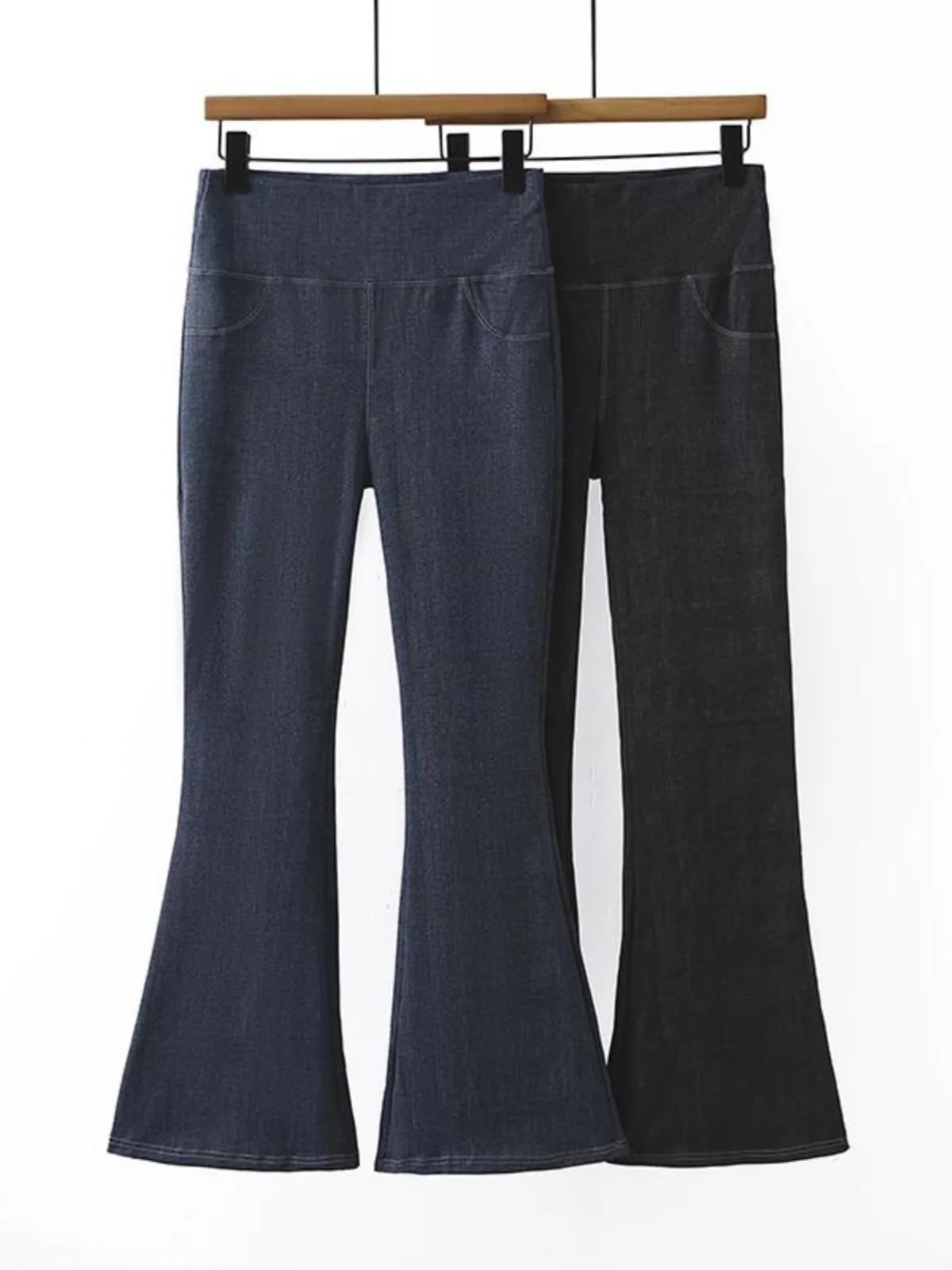 High Waist Elastic Stretchy plus Size Denim Jeans Women's Korean Style Vintage Loose Fit Bell Bottoms Tummy Covering Big Size
High Waist Elastic Stretchy plus Size Denim Jeans Women's Korean Style Vintage Loose Fit Bell Bottoms Tummy Covering Big Size