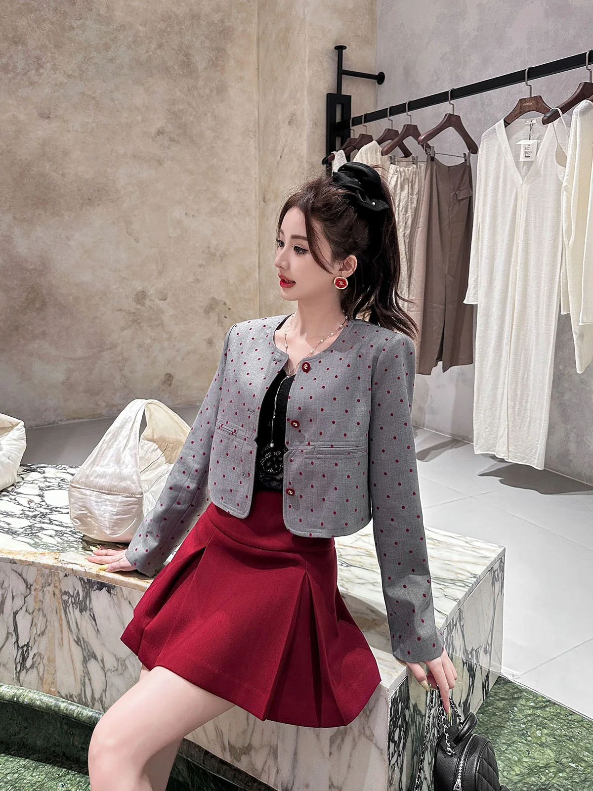 Faionable ort Polka Dot round Ne Collar Colion Color Ele Sle Women's Outerwear by Xu Xiaoxiao Sweet Vibration
Faionable ort Polka Dot round Ne Collar Colion Color Ele Sle Women's Outerwear by Xu Xiaoxiao Sweet Vibration