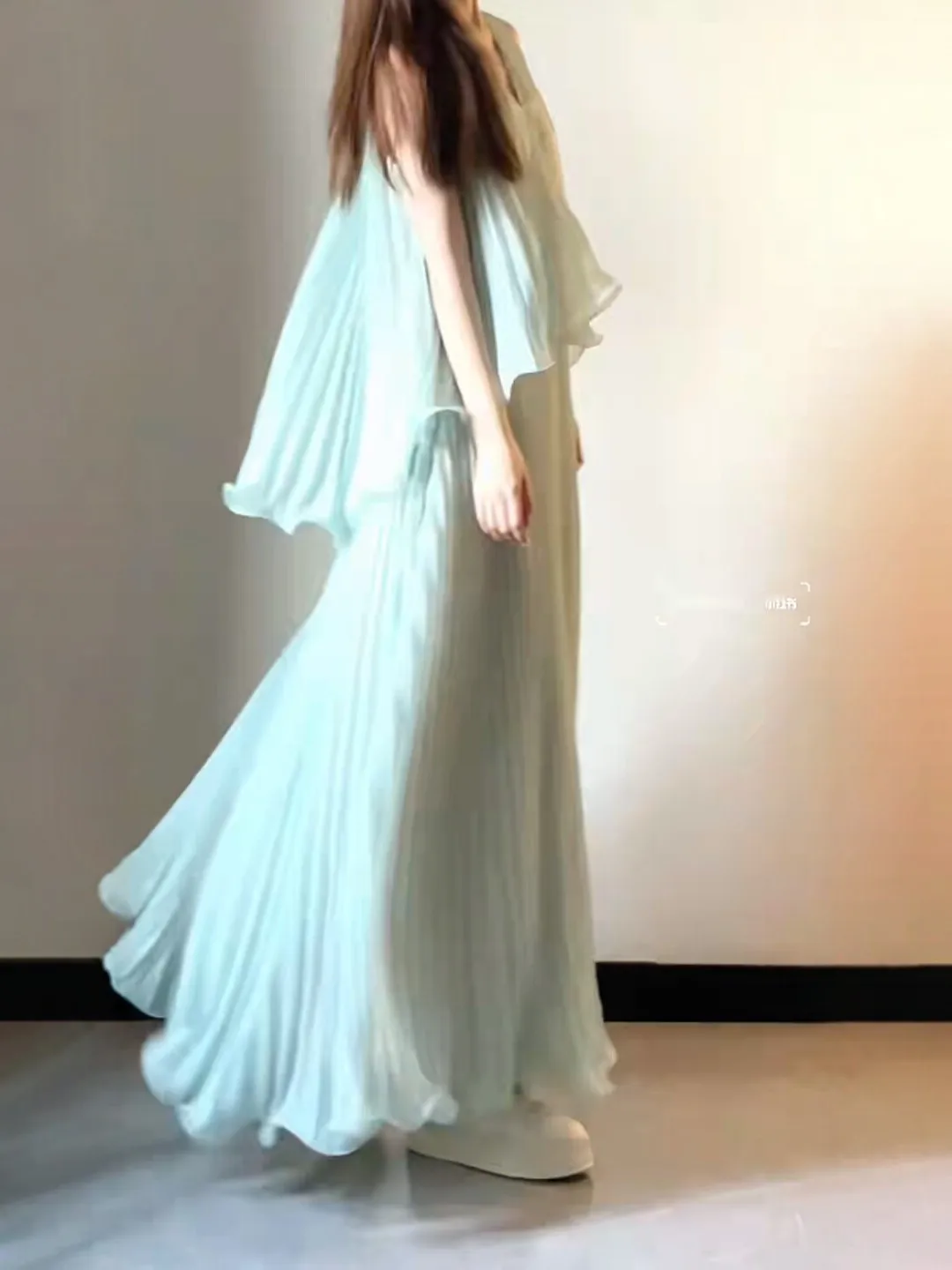 Gentle Wind Beautiful V-neck Strapless Fairy Long Dress Summer Beach Outfit Elegant Midi Skirt French Style Cotton Dress
Gentle Wind Beautiful V-neck Strapless Fairy Long Dress Summer Beach Outfit Elegant Midi Skirt French Style Cotton Dress
