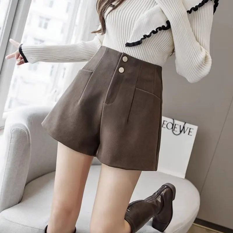 Women Casual Shorts Spring Solid High Waist A-line Tweed Korean Fashion Female Short Pants Vintage Wide Leg Trousers LX500
Women Casual Shorts Spring Solid High Waist A-line Tweed Korean Fashion Female Short Pants Vintage Wide Leg Trousers LX500