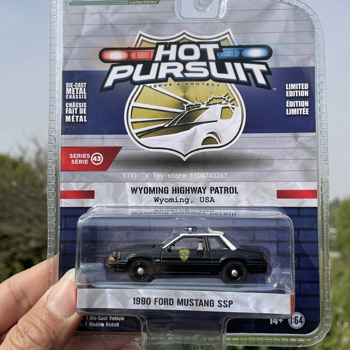 1:64 scale Ford police car alloy car models, alloy die-casting, high-end decorative items, and car children's toys 30
1:64 scale Ford police car alloy car models, alloy die-casting, high-end decorative items, and car children's toys 30