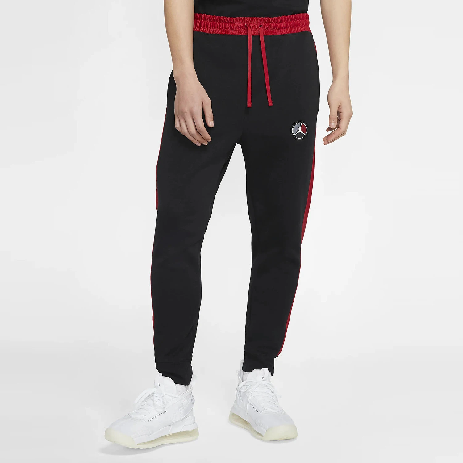 Оригинальные мужские трикотажные спортивные брюки Nike Jordan с флисовыми манжетами CT6286-010
Оригинальные мужские трикотажные спортивные брюки Nike Jordan с флисовыми манжетами CT6286-010