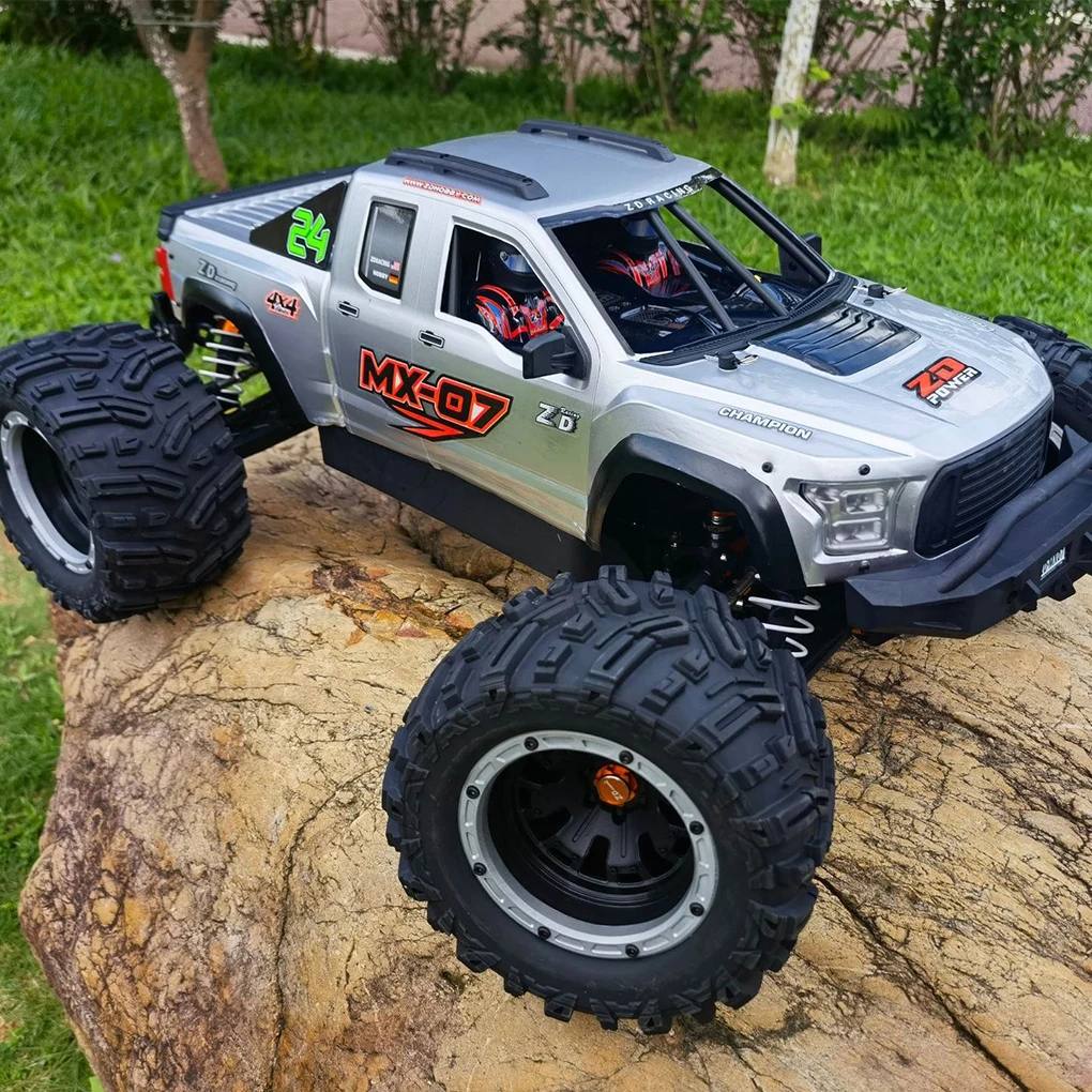 ZD Racing MX-07 масштаб 1/7 4WD 8S бесщеточный монстр-трак багги внедорожный электрический 80 км/ч высокоскоростной гоночный хоббиwing MAX6 радиоуправляемый автомобиль
ZD Racing MX-07 масштаб 1/7 4WD 8S бесщеточный монстр-трак багги внедорожный электрический 80 км/ч высокоскоростной гоночный хоббиwing MAX6 радиоуправляемый автомобиль