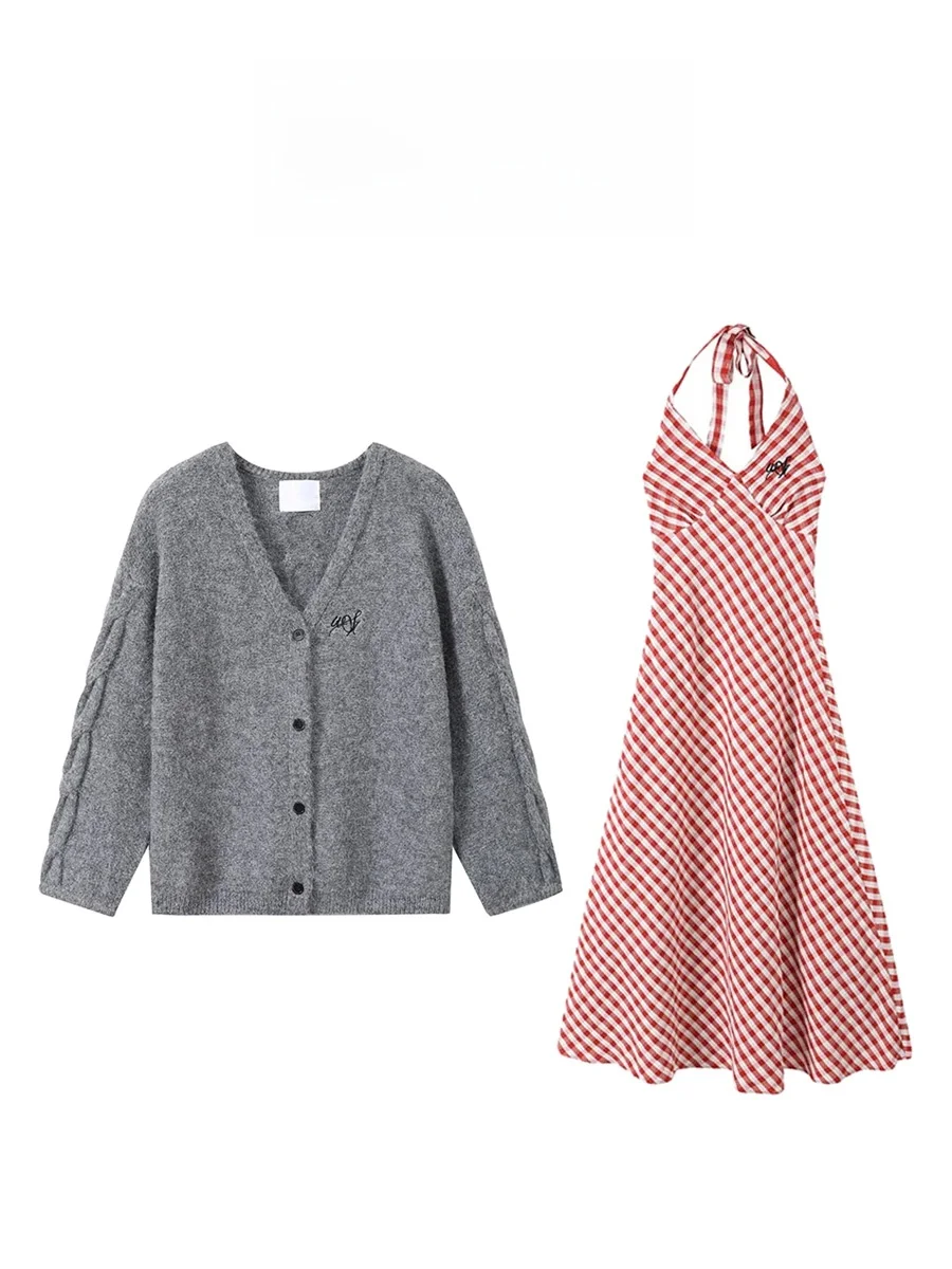 Parkyeon Grey Knitted Top And Dress Two-Piece Set Fashionable Elegant Neckline Casual Summer Outfit for Young Women
Parkyeon Grey Knitted Top And Dress Two-Piece Set Fashionable Elegant Neckline Casual Summer Outfit for Young Women