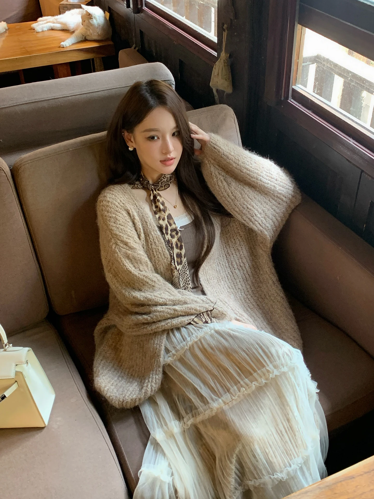 Вязаный кардиган Nora Studio Lazy Soft из имитации шерсти кашемира с полосками, женский, свободного кроя, с длинными рукавами
Вязаный кардиган Nora Studio Lazy Soft из имитации шерсти кашемира с полосками, женский, свободного кроя, с длинными рукавами