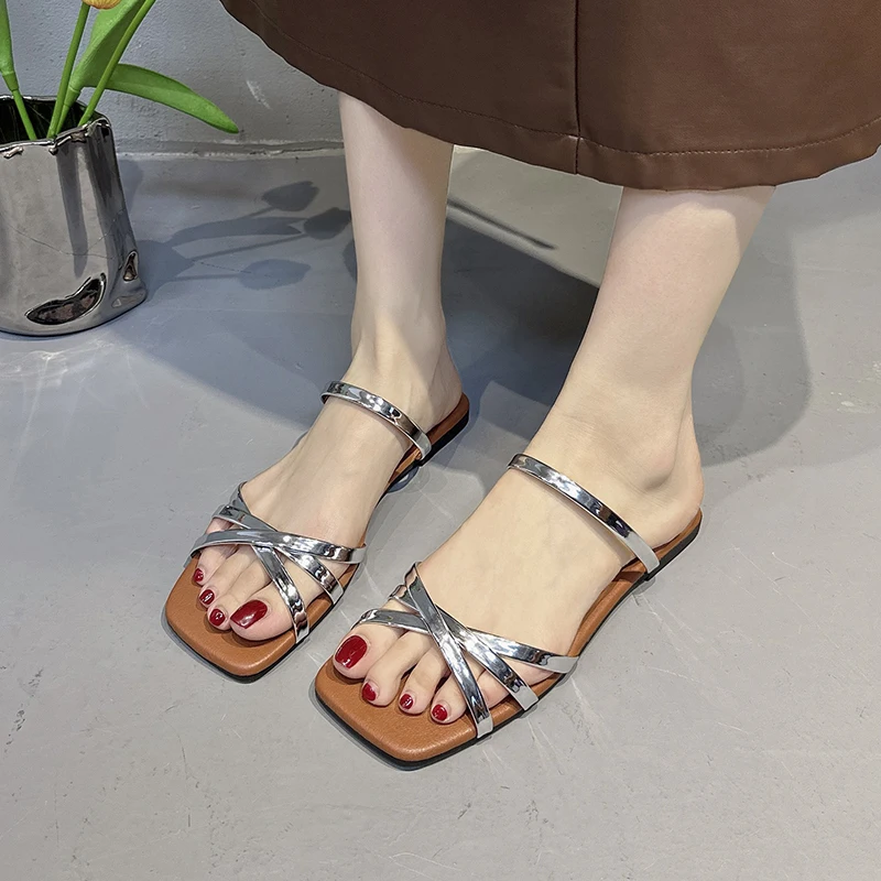 Women's 2026 New French Square Elegant Lightweight Open-toed Slippers Outdoor Leisure Flat Beach Plus Size Slippers in Summer
Women's 2026 New French Square Elegant Lightweight Open-toed Slippers Outdoor Leisure Flat Beach Plus Size Slippers in Summer