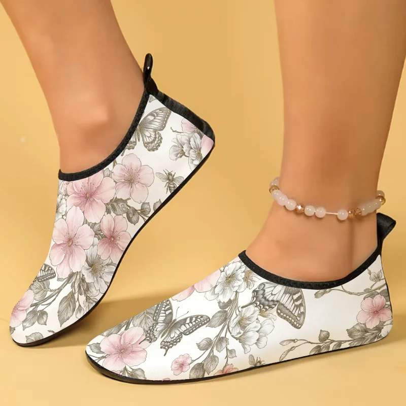 1 Pair Womens Retro Floral Butterfly Slides, Non-slip Soft Sole Breathable Sandals, Sweet Flat Water Shoes Summer Beach Daily
1 Pair Womens Retro Floral Butterfly Slides, Non-slip Soft Sole Breathable Sandals, Sweet Flat Water Shoes Summer Beach Daily