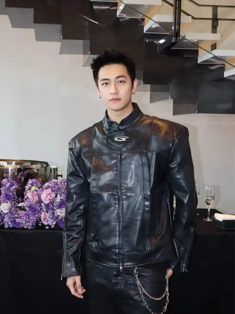 Korean style stand up collar design new PU leather jacket men's retro design high-end shoulder pad motorcycle jacket short leath
Korean style stand up collar design new PU leather jacket men's retro design high-end shoulder pad motorcycle jacket short leath