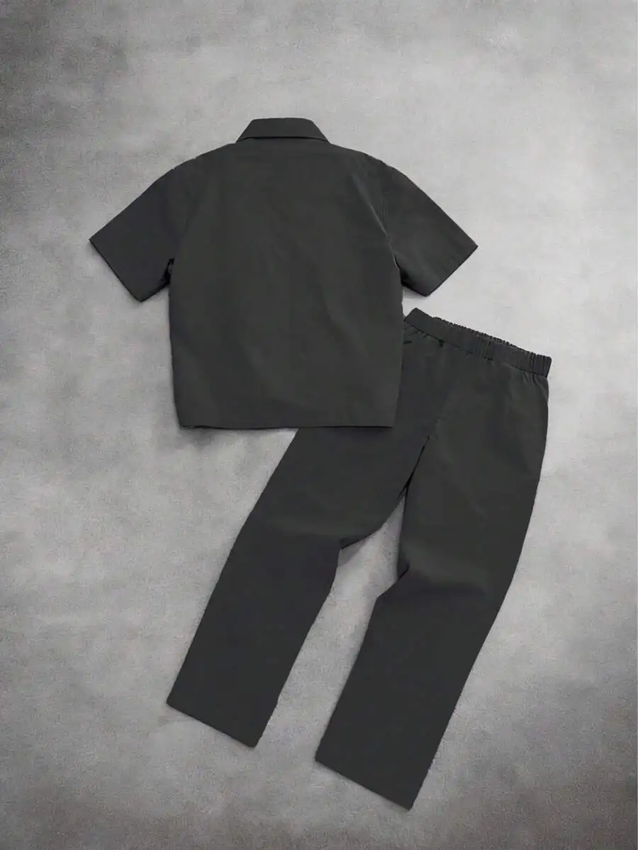 Mens Lightweight Minimalist Two-Piece Set: Short Sleeve Collared Top And Elastic-Waist Trousers For Spring Summer Casual Wear
Mens Lightweight Minimalist Two-Piece Set: Short Sleeve Collared Top And Elastic-Waist Trousers For Spring Summer Casual Wear
