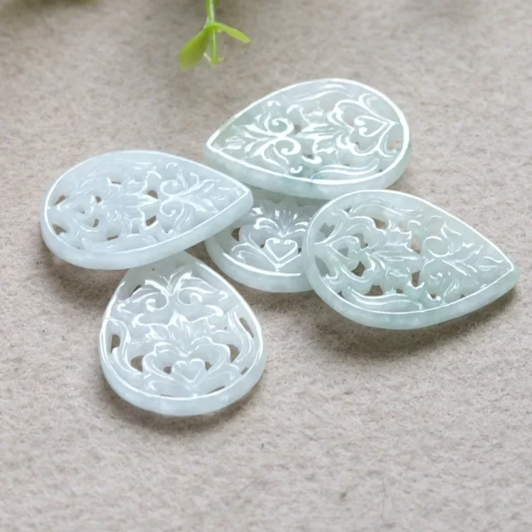 3PC Natural Emerald Hollowed out lotus Water drop Pendant Beads Necklace Jewellery Fashion Accessories DIY Hand-Carved Amulet
3PC Natural Emerald Hollowed out lotus Water drop Pendant Beads Necklace Jewellery Fashion Accessories DIY Hand-Carved Amulet