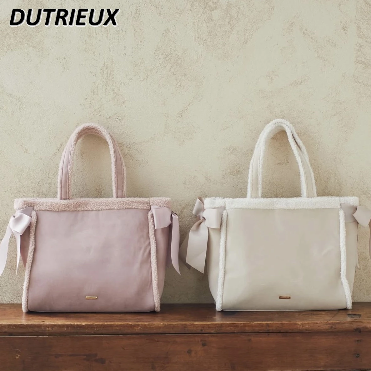 Fashion Spring Autumn Sweet and Cute New Fashion Simple Plush Underarm Bag Simple Handbags for Women Japanese Style
Fashion Spring Autumn Sweet and Cute New Fashion Simple Plush Underarm Bag Simple Handbags for Women Japanese Style