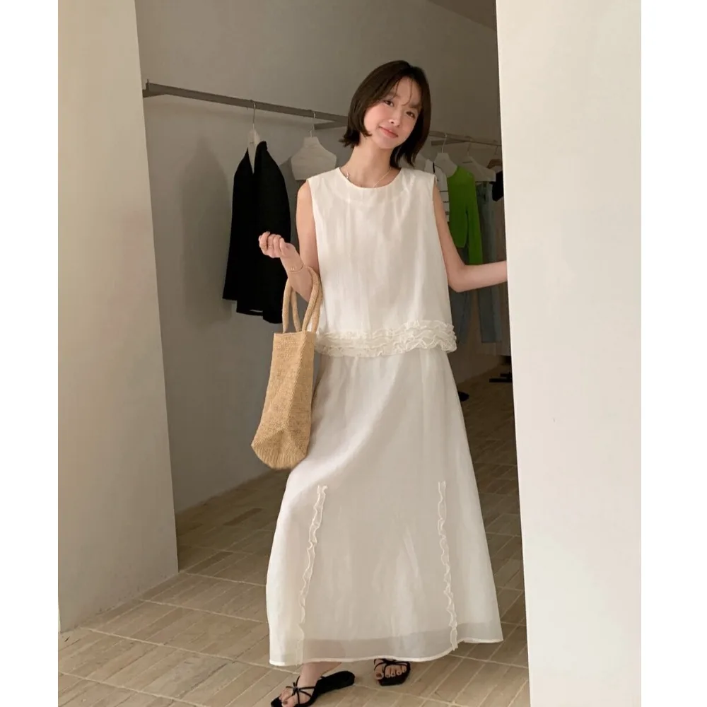 Chic Gentle Wood Grain Sleeveless Top And Skirt Two Piece Set Women's Fashion Summer Outfit Korean Style
Chic Gentle Wood Grain Sleeveless Top And Skirt Two Piece Set Women's Fashion Summer Outfit Korean Style