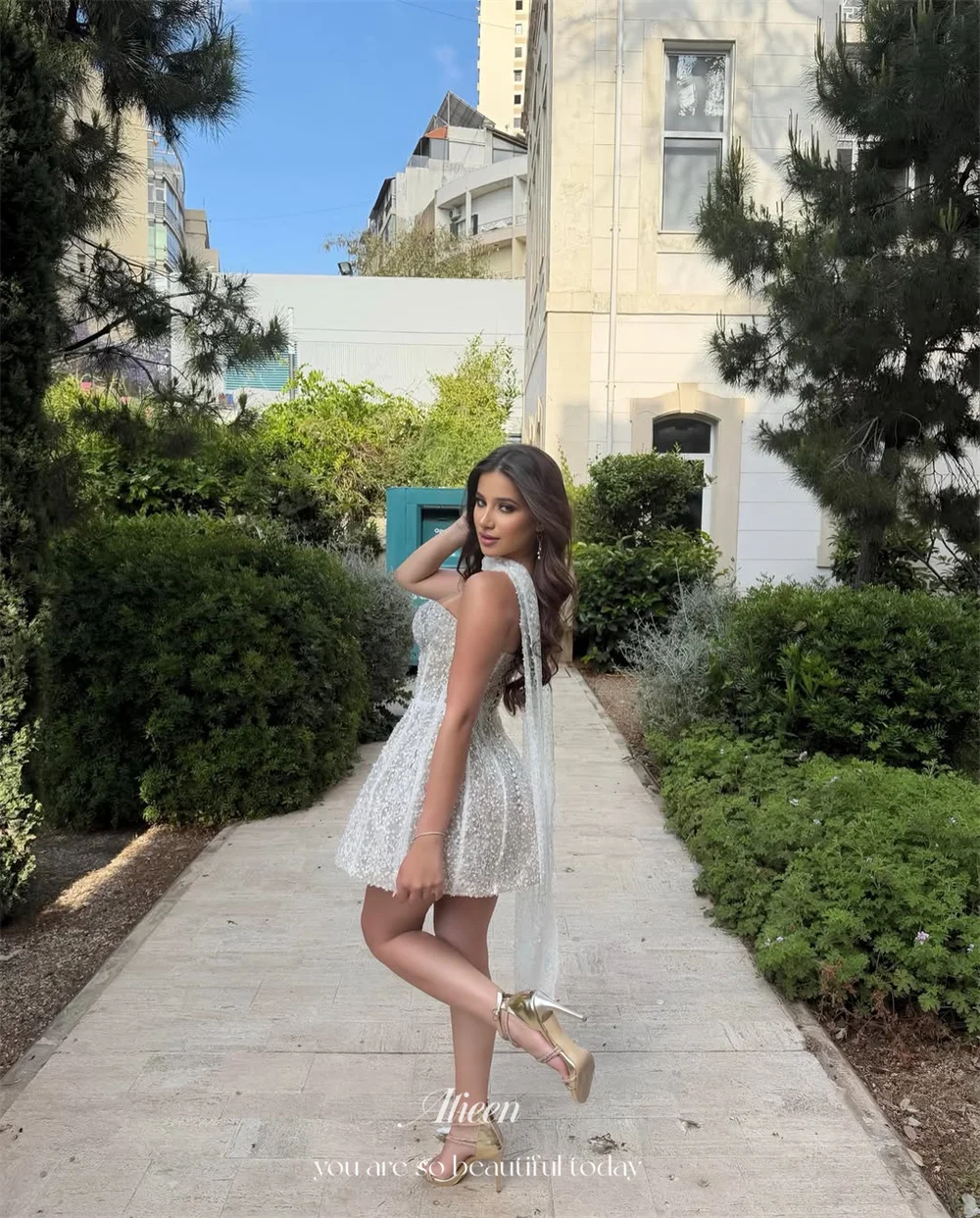 Aileen Sequin Strapless white A-Line Evening Dress 2026 Prom Dress Elegant Beautiful Sequined Customized Robes de Soirée
Aileen Sequin Strapless white A-Line Evening Dress 2026 Prom Dress Elegant Beautiful Sequined Customized Robes de Soirée
