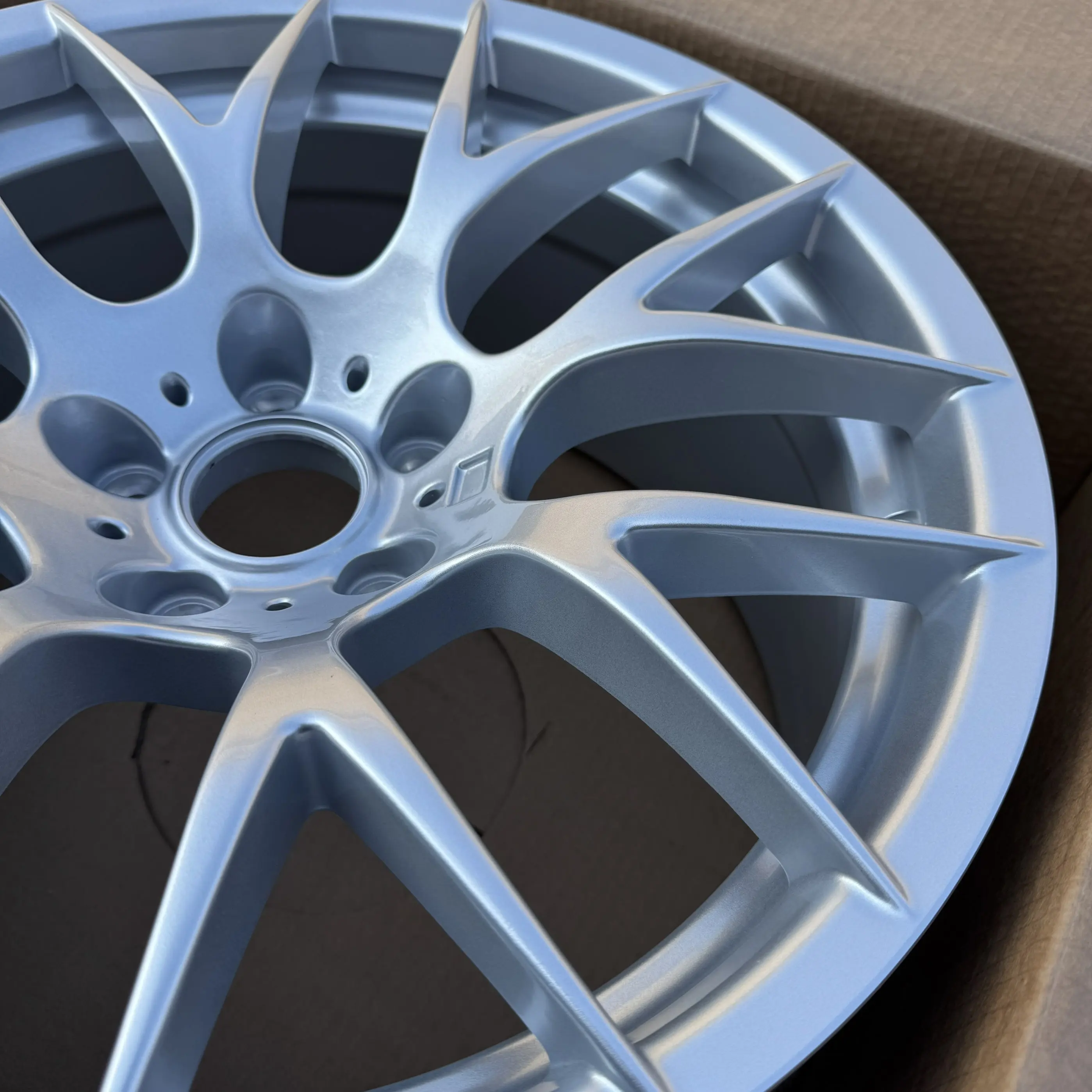 19 Inch 359M Lightweight Multi Spoke Passenger Car Wheel Hub 8.5J 9.5J Offset 35 72.6 Suitable for BMW M3 M5 E46 E60 E92 E30
19 Inch 359M Lightweight Multi Spoke Passenger Car Wheel Hub 8.5J 9.5J Offset 35 72.6 Suitable for BMW M3 M5 E46 E60 E92 E30