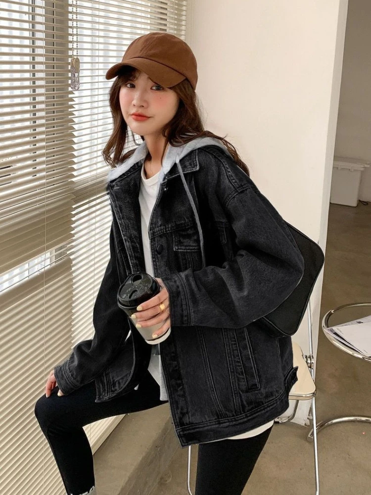2025 женская весенне-осенняя винтажная джинсовая куртка из двух предметов с капюшоном в стиле пэчворк, свободный повседневный универсальный модный топ с длинными рукавами
2025 женская весенне-осенняя винтажная джинсовая куртка из двух предметов с капюшоном в стиле пэчворк, свободный повседневный универсальный модный топ с длинными рукавами