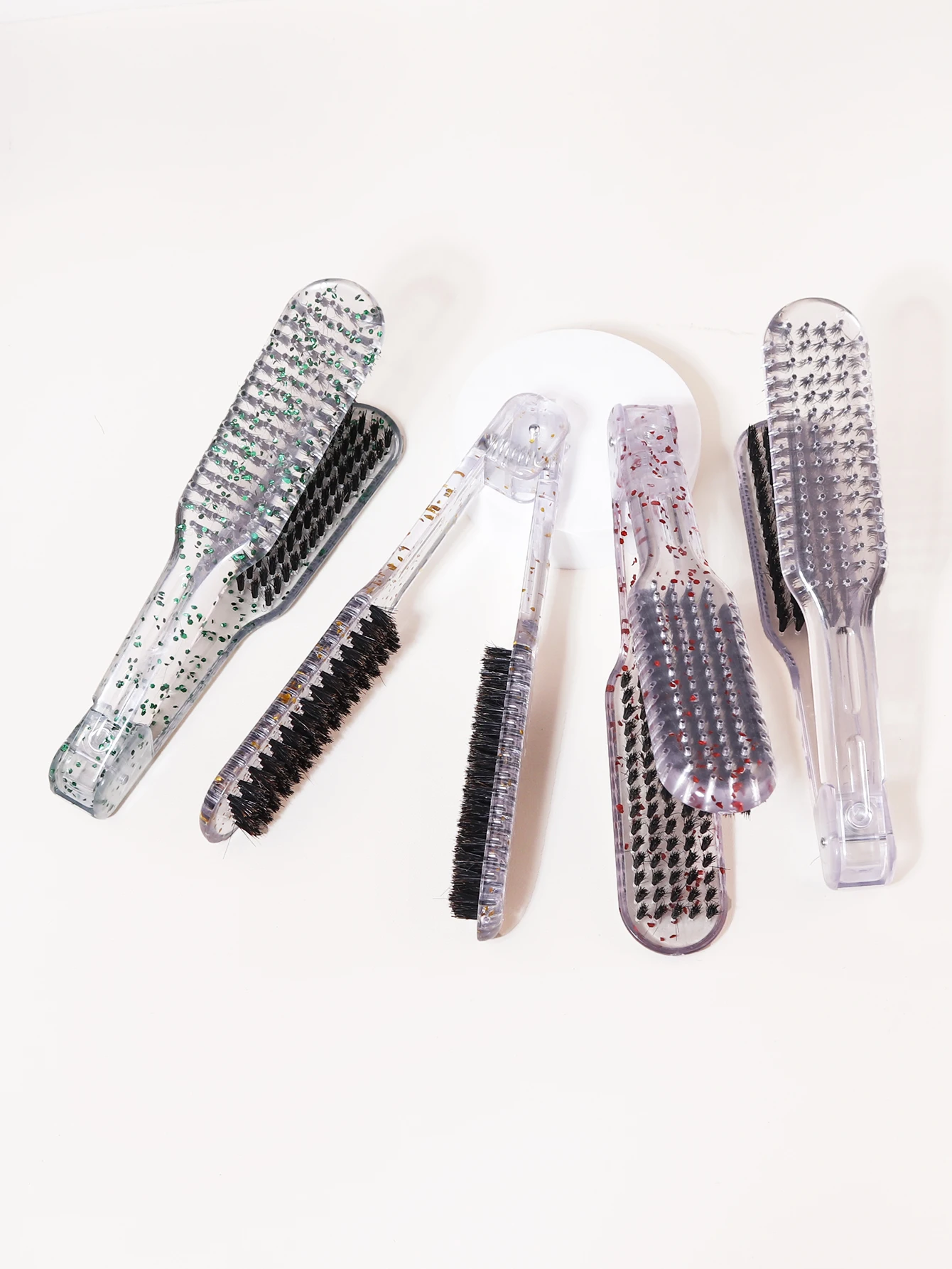 crystal transparent mane V-shaped straight hair ion ironing clip brush for women's straight hair Special for real hair wigs
crystal transparent mane V-shaped straight hair ion ironing clip brush for women's straight hair Special for real hair wigs
