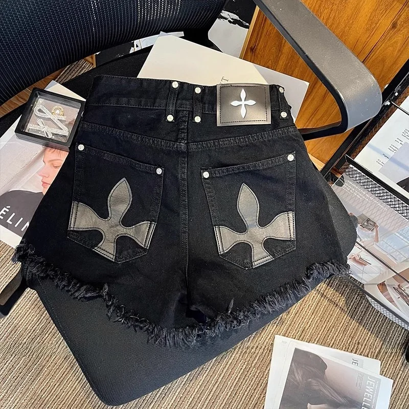 High Waist Patchwork Leather Denim Shorts Women's Summer Slimming Hot Short Skirts Drawstring Belted Black Versatile Shorts
High Waist Patchwork Leather Denim Shorts Women's Summer Slimming Hot Short Skirts Drawstring Belted Black Versatile Shorts