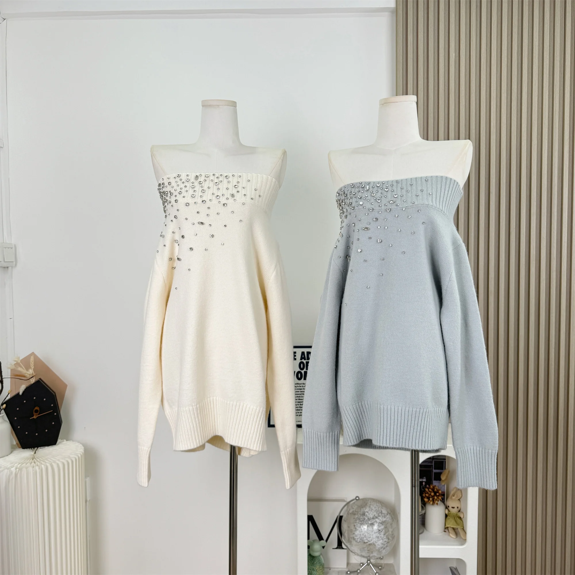 Женский осенне-зимний свободный свитер с вырезом в виде ромбов и длинными рукавами, женский уличный пуловер, однотонный джемпер с открытыми плечами
Женский осенне-зимний свободный свитер с вырезом в виде ромбов и длинными рукавами, женский уличный пуловер, однотонный джемпер с открытыми плечами