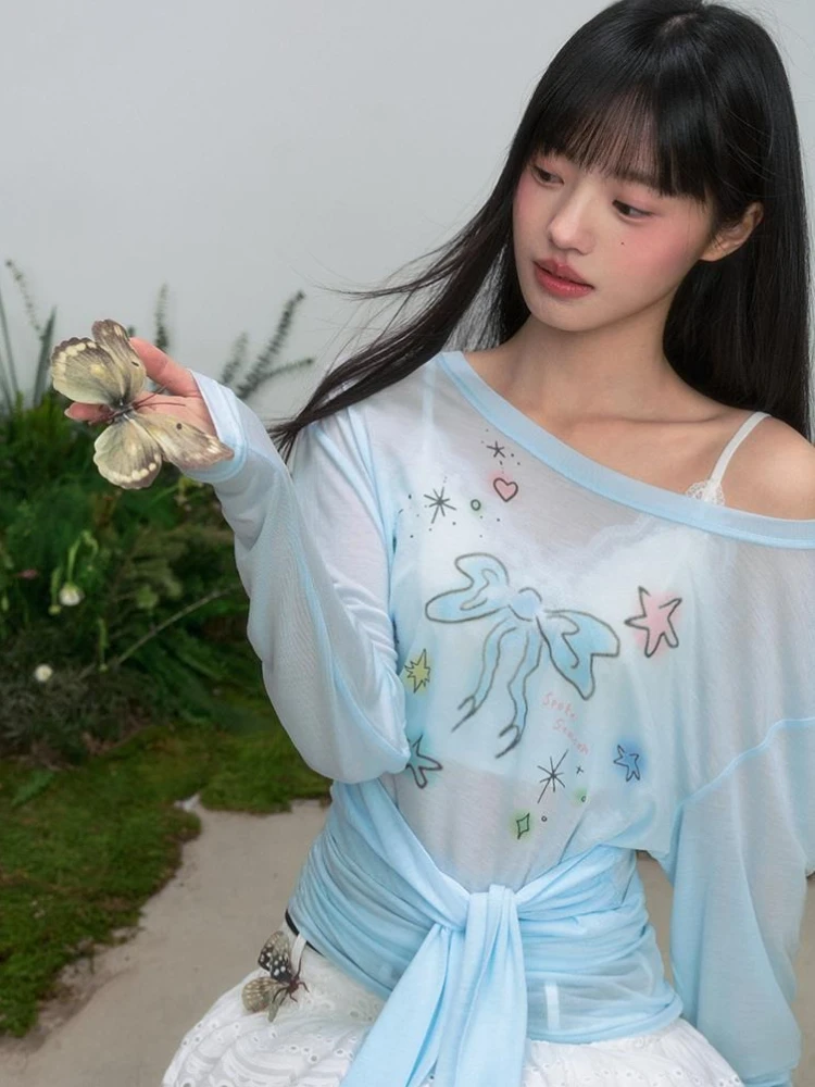 Mia Girl Bow Print Graphic T Shirts for Women Off Shoulder Long Sleeve Lace Up Y2k Tops Korean Fashion Slim Fit Sun-proof Tees
Mia Girl Bow Print Graphic T Shirts for Women Off Shoulder Long Sleeve Lace Up Y2k Tops Korean Fashion Slim Fit Sun-proof Tees