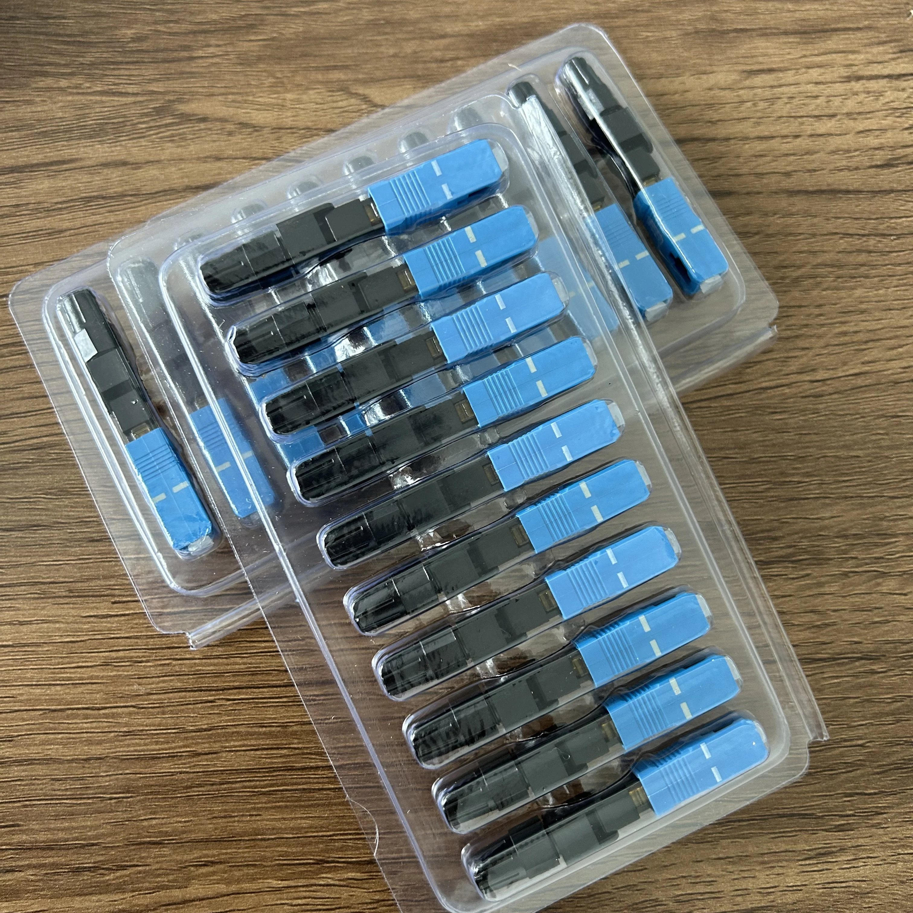 100 pcs FTTH SC UPC single-mode fiber optic SC quick connector FTTH Fiber Optic Fast Connector SC Connector Free shipping
100 pcs FTTH SC UPC single-mode fiber optic SC quick connector FTTH Fiber Optic Fast Connector SC Connector Free shipping
