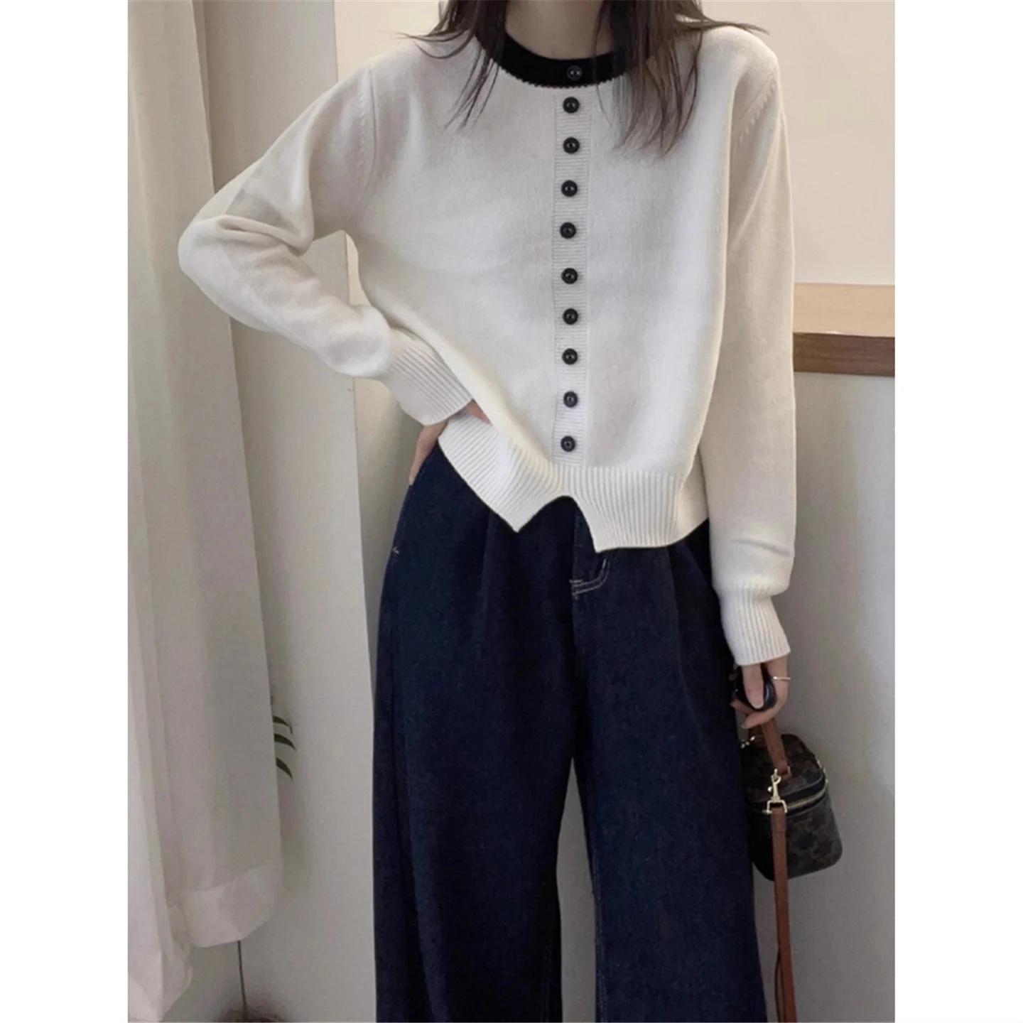 Женские летние кардиганы и свитеры для пышных фигур: элегантные, фактурные, вязаные, с круглым вырезом, в стиле Харадзюку, на завязках, полуоткрытые, в стиле преппи, с карманами, с блестками, в клетку.
Женские летние кардиганы и свитеры для пышных фигур: элегантные, фактурные, вязаные, с круглым вырезом, в стиле Харадзюку, на завязках, полуоткрытые, в стиле преппи, с карманами, с блестками, в клетку.