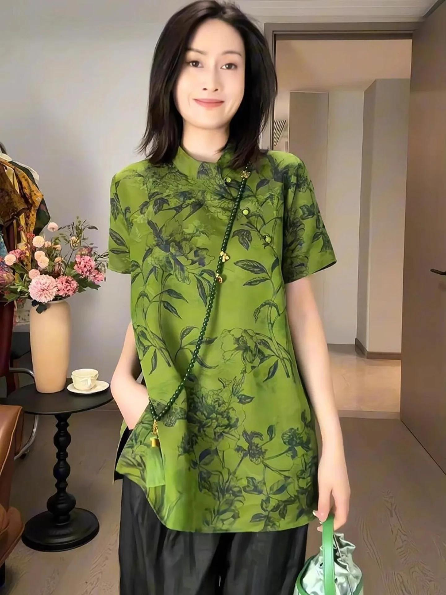 een Silk Acetate ort Sve T-irt Women's Printed Traditional Chinese Sle Loose Fit Top Summer Season Regular Length
een Silk Acetate ort Sve T-irt Women's Printed Traditional Chinese Sle Loose Fit Top Summer Season Regular Length