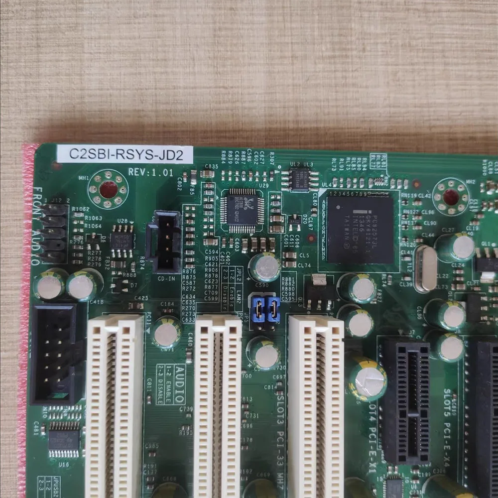 Материнская плата устройства JD35Q ATX C2SBI-RSYS-JD2
Материнская плата устройства JD35Q ATX C2SBI-RSYS-JD2