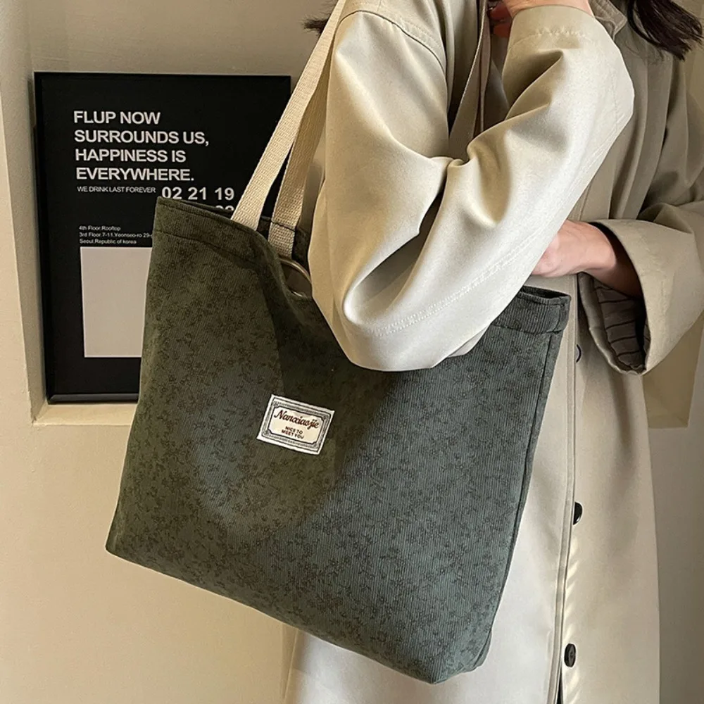 Trendy Soft Shoulder Bags Tender Color Corduroy Fabric Casual Bags Large Capacity Sweet Style Floral Designed Bags Casual Outing
Trendy Soft Shoulder Bags Tender Color Corduroy Fabric Casual Bags Large Capacity Sweet Style Floral Designed Bags Casual Outing