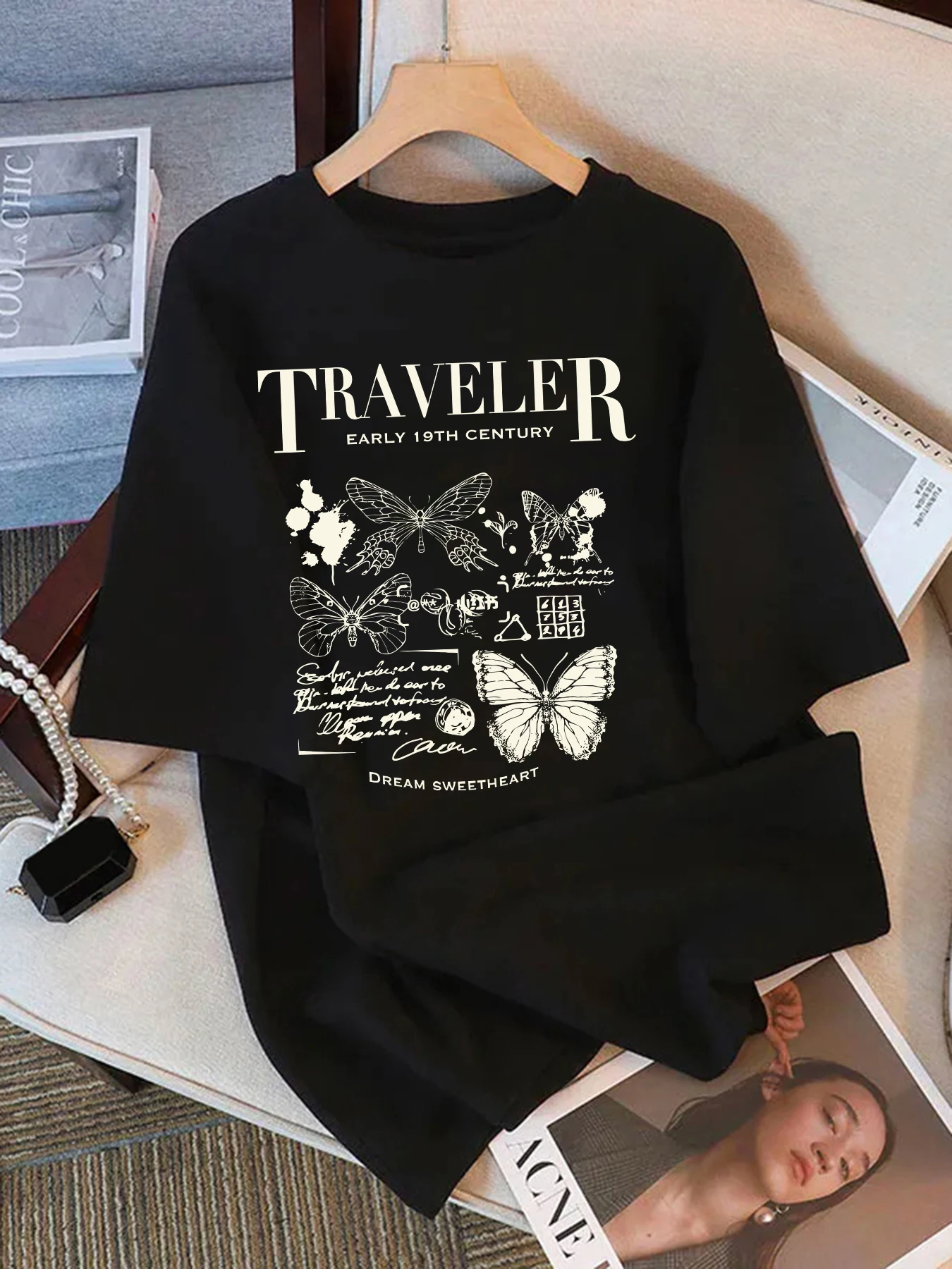 Traveler Early 19Th Century Print Female Basics T-Shirt Hip Hop Loose Short Sleeve Trendy Short Sleeve Cotton Unisex Streetwear
Traveler Early 19Th Century Print Female Basics T-Shirt Hip Hop Loose Short Sleeve Trendy Short Sleeve Cotton Unisex Streetwear