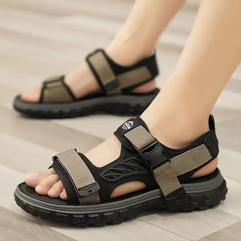 Мужские летние новые повседневные спортивные сандалии на толстой подошве, нескользящие сандалии для вождения с открытым носком, модные уличные пляжные сандалии
Мужские летние новые повседневные спортивные сандалии на толстой подошве, нескользящие сандалии для вождения с открытым носком, модные уличные пляжные сандалии