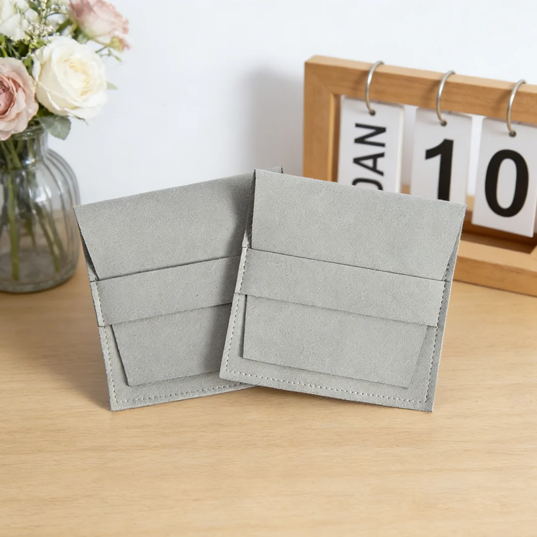 Набор из 5 микрофибровых мешочков-конвертов с ремешком: многофункциональные маленькие сумки для хранения ювелирных изделий, заколок, деталей часов и мелких аксессуаров
Набор из 5 микрофибровых мешочков-конвертов с ремешком: многофункциональные маленькие сумки для хранения ювелирных изделий, заколок, деталей часов и мелких аксессуаров