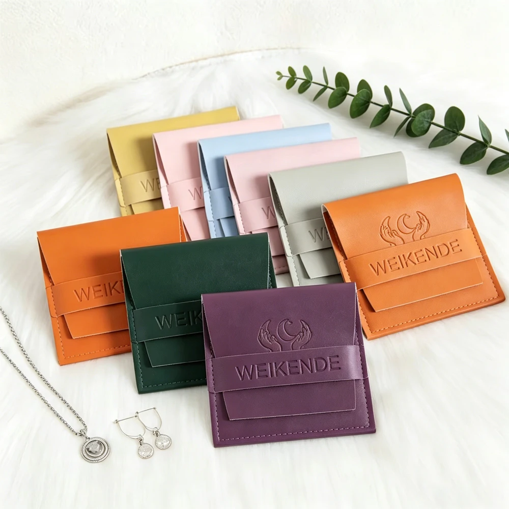 100Pcs Personalized Leather Jewelry Pouch Bag Small Size 8x8cm PU Jewellry Packaging Brooch Necklace Bracelet Ring Storage Pouch
100Pcs Personalized Leather Jewelry Pouch Bag Small Size 8x8cm PU Jewellry Packaging Brooch Necklace Bracelet Ring Storage Pouch