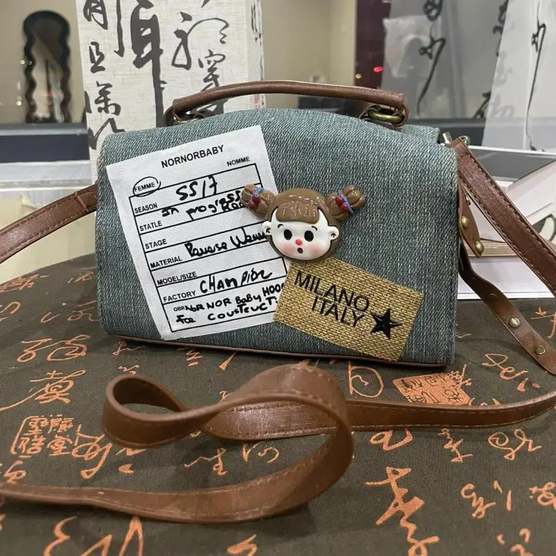 Retro Denim Cloth Pattern Handbag For Women Horizontal Square Large Capacity Multifunctional Single Shoulder Crossbody Bag Trend
Retro Denim Cloth Pattern Handbag For Women Horizontal Square Large Capacity Multifunctional Single Shoulder Crossbody Bag Trend