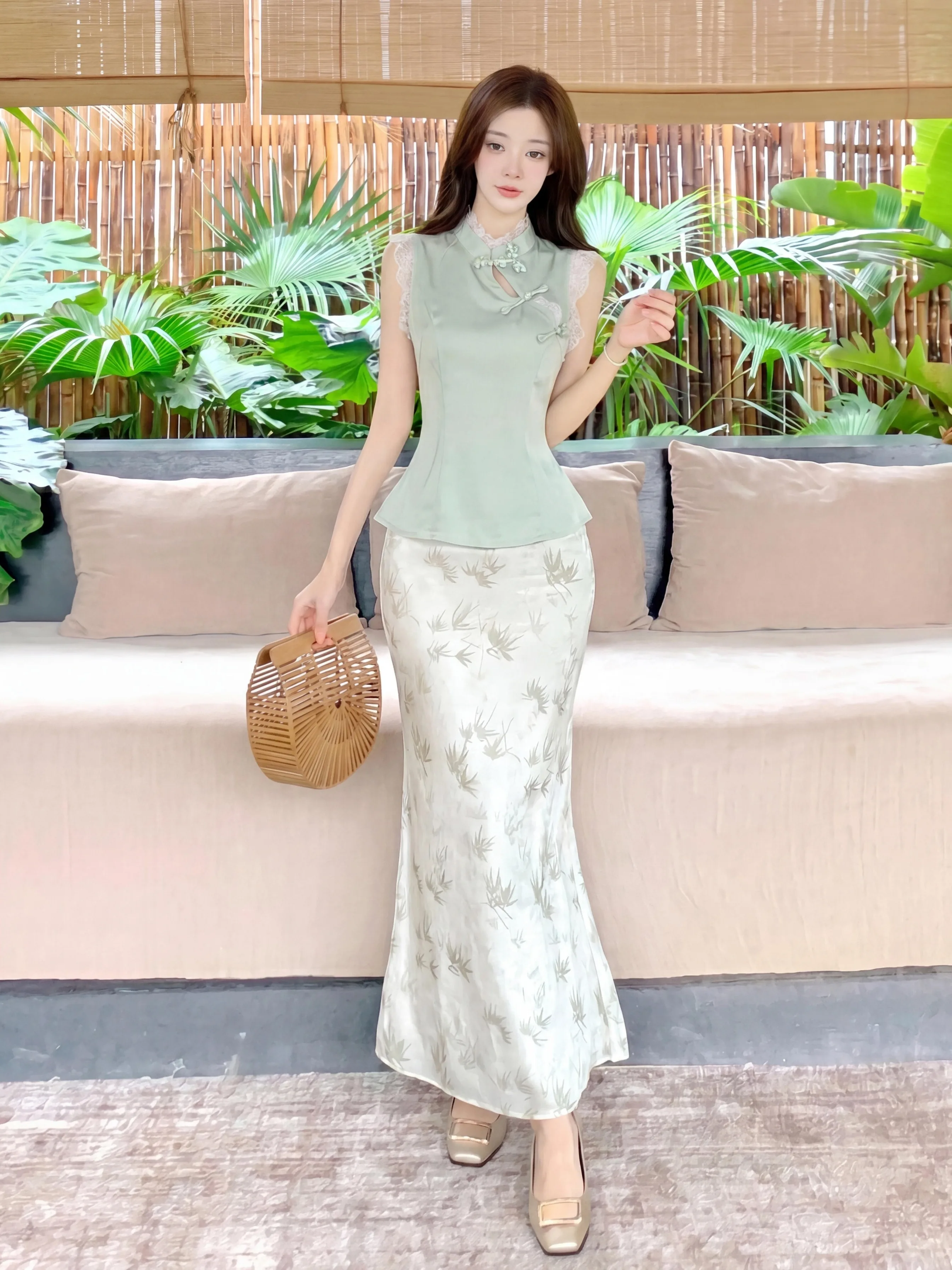 New Chinese Style High Waist Fish Tail Midi Skirt Set Sleeveless Stand Collar Button Embroidered Bamboo Leaf Summer Fashion W...
New Chinese Style High Waist Fish Tail Midi Skirt Set Sleeveless Stand Collar Button Embroidered Bamboo Leaf Summer Fashion W...