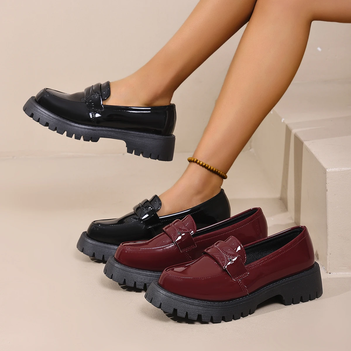 New Style Fashion Patent Leather Shoes with Thick Soles Women Loafers Fashion Luxury Women Slip on Shoes for Women Zapatos Mujer 
New Style Fashion Patent Leather Shoes with Thick Soles Women Loafers Fashion Luxury Women Slip on Shoes for Women Zapatos Mujer