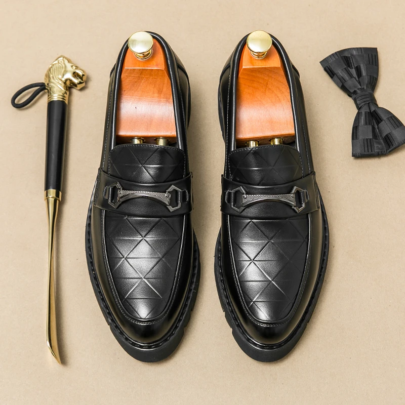 Loafers Shoes with PU Embossed Pattern Horseshoe Buckle Decoration Pointed Low Heel Comfortable Business Formal Men Shoes
Loafers Shoes with PU Embossed Pattern Horseshoe Buckle Decoration Pointed Low Heel Comfortable Business Formal Men Shoes