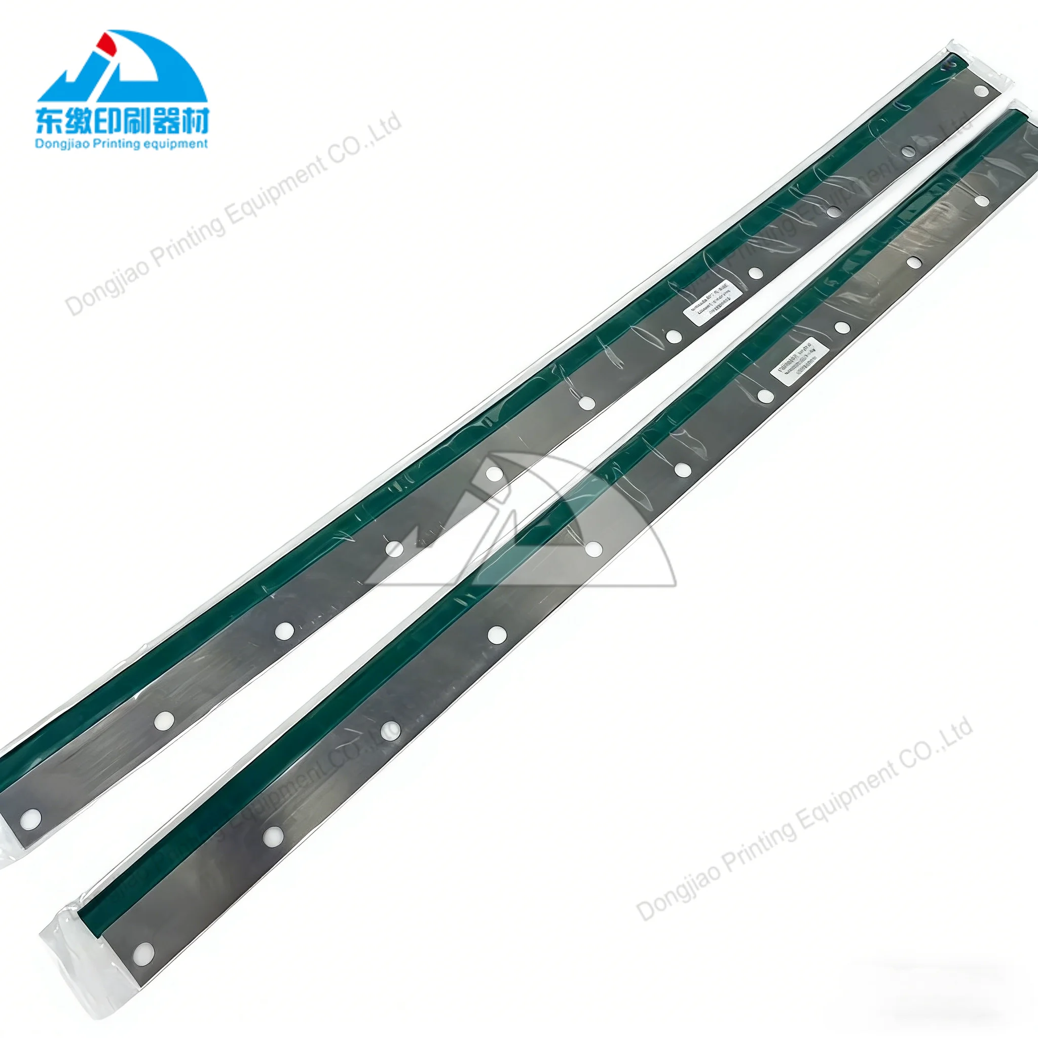 Лезвие для смывки печатных форм Komori L28, 766x48x0.5 мм, зеленое, 11 отверстий, запчасть для офсетных печатных машин
Лезвие для смывки печатных форм Komori L28, 766x48x0.5 мм, зеленое, 11 отверстий, запчасть для офсетных печатных машин