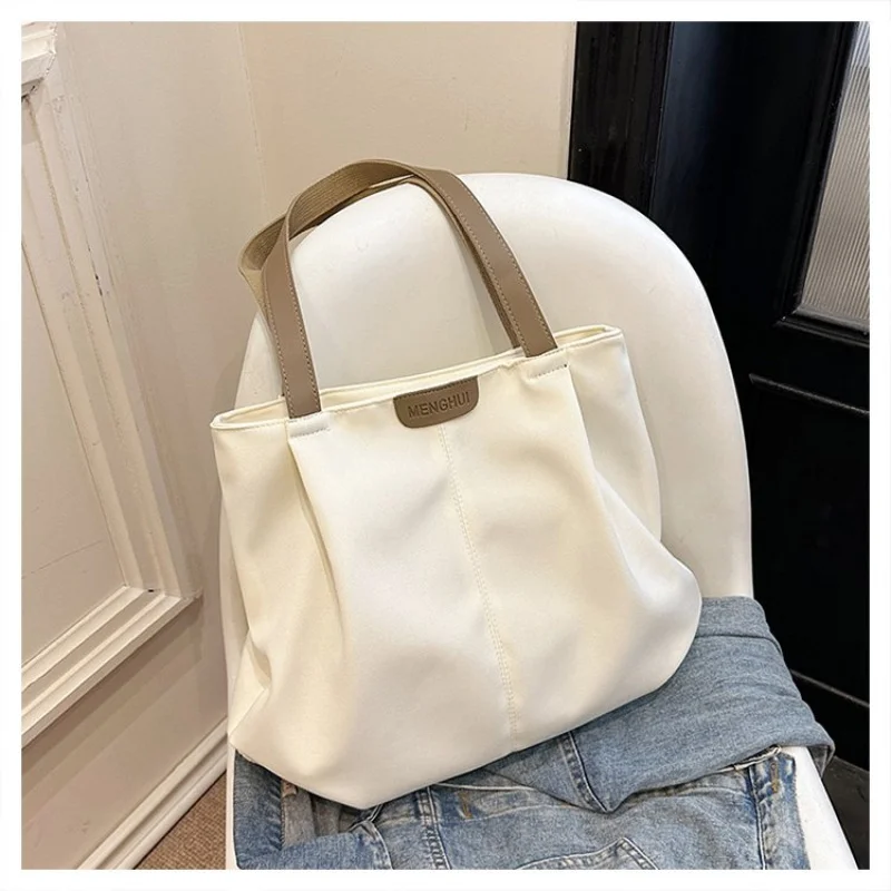 Chic Luxury Brand Leather Women's Shoulder Bag Crossbody Handbag Messenger Tote for Ladies Famous Designer Classic Elegant
Chic Luxury Brand Leather Women's Shoulder Bag Crossbody Handbag Messenger Tote for Ladies Famous Designer Classic Elegant