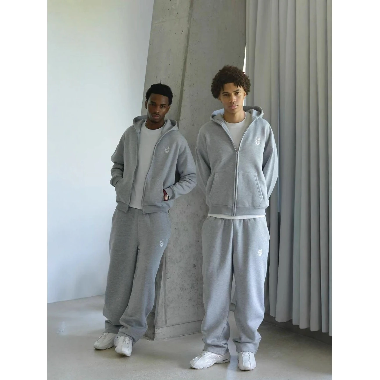 Street Style Hip Hop Zipper Loose Color Sports Suit SUVENE Track Suits Casual Sportswear Set for Men And Women
Street Style Hip Hop Zipper Loose Color Sports Suit SUVENE Track Suits Casual Sportswear Set for Men And Women