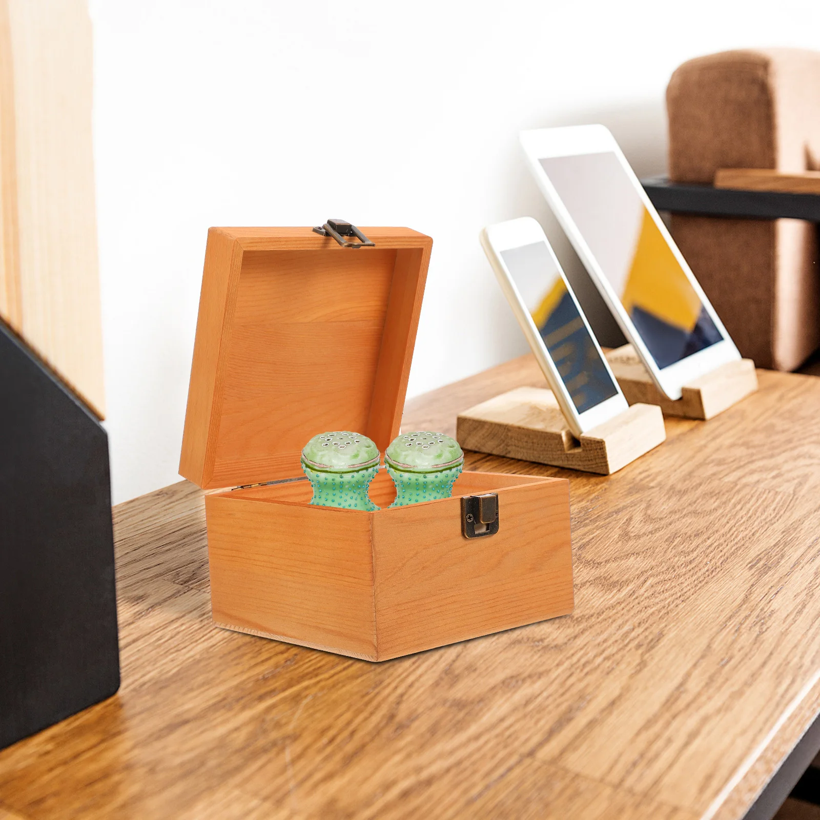 1Pcs Wooden Storage Case Vintage Desktop Box Gift Packaging Container Creative Small Objects Storage Gift Box Vintage Container
1Pcs Wooden Storage Case Vintage Desktop Box Gift Packaging Container Creative Small Objects Storage Gift Box Vintage Container