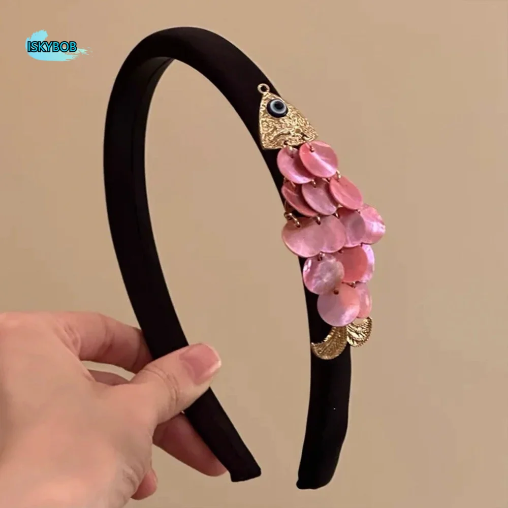 Creative Vintage Koi Fish Hairband Minimalist Delicate Sequin Headband All-match Unique Faux Shell Headband Party
Creative Vintage Koi Fish Hairband Minimalist Delicate Sequin Headband All-match Unique Faux Shell Headband Party