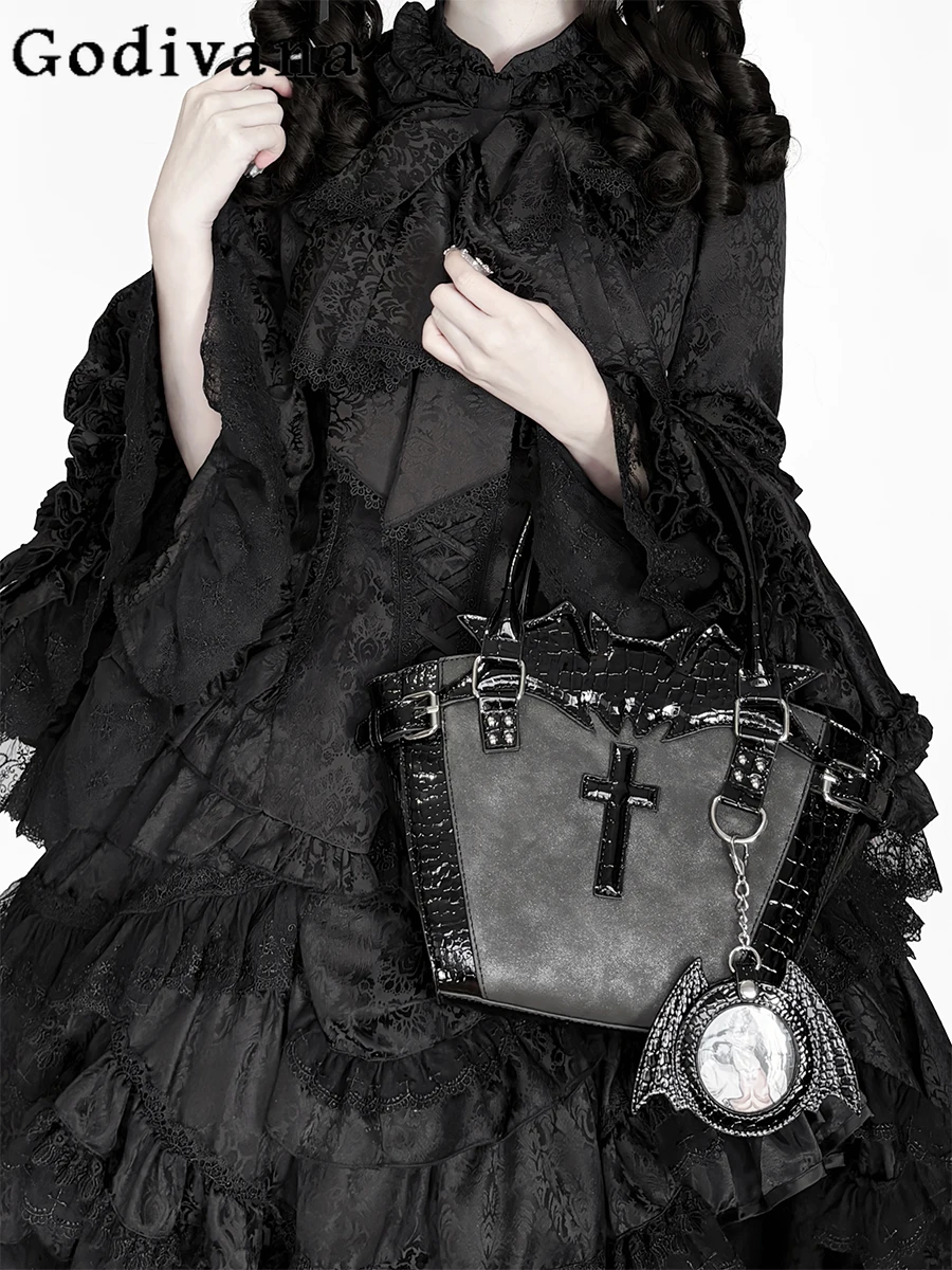 Y2K Subculture 2025 New Cross Japanese Original Lolita Shoulder Bag Gothic Dark Loli Girl Cos Comics Handheld Messenger Bag
Y2K Subculture 2025 New Cross Japanese Original Lolita Shoulder Bag Gothic Dark Loli Girl Cos Comics Handheld Messenger Bag