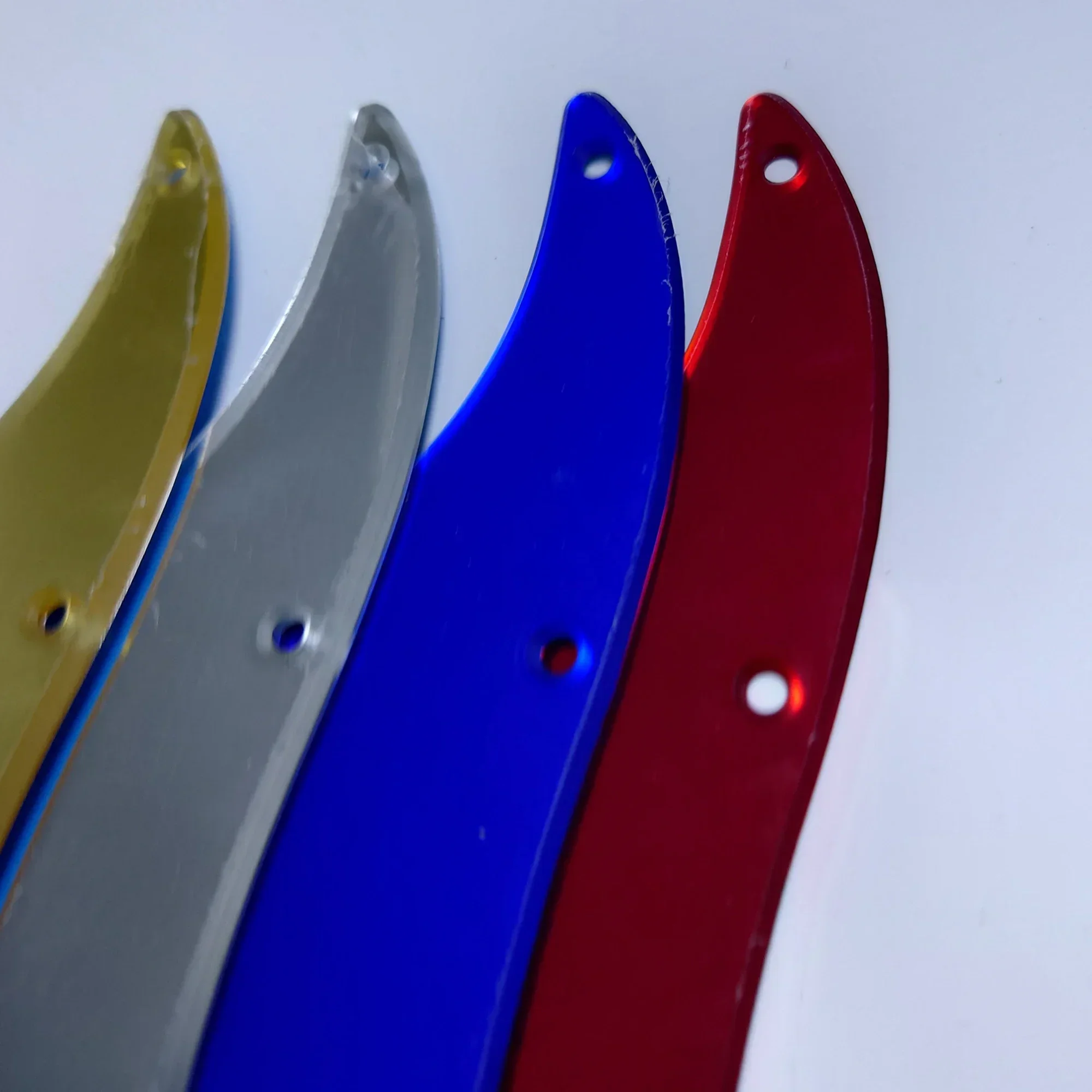 11 Holes Guitar Mirrors pickguard For ST SSS Guitar SSS Pickup Guitar Scratch Plate Replacement parts
11 Holes Guitar Mirrors pickguard For ST SSS Guitar SSS Pickup Guitar Scratch Plate Replacement parts