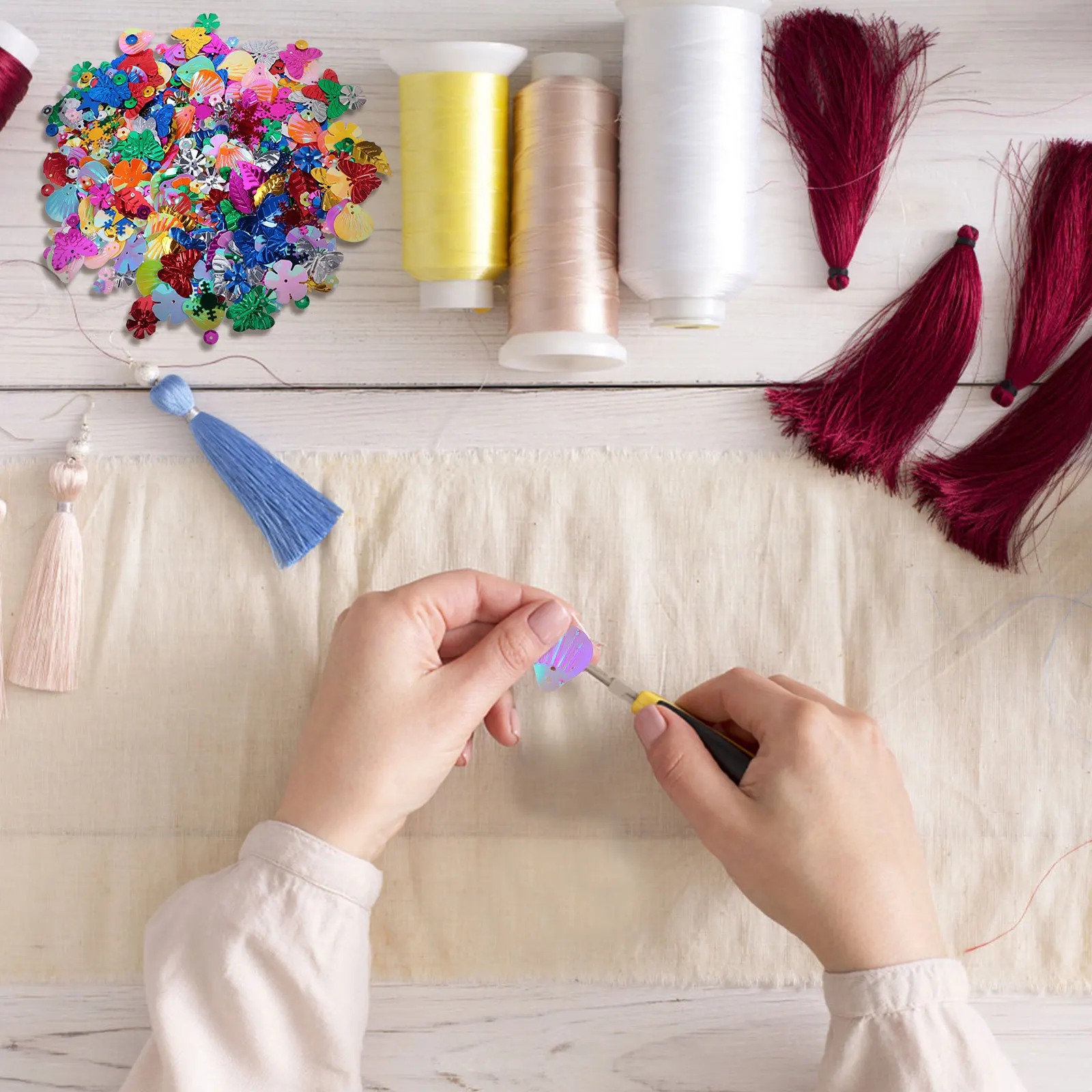 2Packs Bright Shell Sequins Metal DIY Handmade Accessories Sparkling Paillettes Parts for Sewing Clothes Decorations Crafts DIY
2Packs Bright Shell Sequins Metal DIY Handmade Accessories Sparkling Paillettes Parts for Sewing Clothes Decorations Crafts DIY